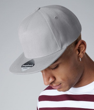 Snapback s rovným kšiltem Beechfield (B660)